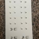 Old Navy earrings Photo 1