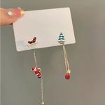Santa Claus Threader Earrings Cute Retro‎ Asymmetrical Climbing Santa Claus Gold Photo 5