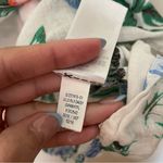 Old Navy White and Floral Relaxed Tie-Cuff Linen-Blend Blouse Photo 7