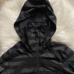 Lululemon Stride Jacket Women 6 Black Gray Striped Hoodie Thumbholes Full Zip Photo 6