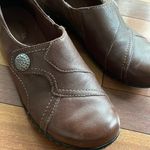 Clarks  Leather Bendable Slip On Clogs Brown Size 8 Fall School Mules Comfort Photo 1