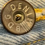 BDG Urban Outfitters Slim Light Blue Unique Wash Men’s Jeans Size 31x32 Photo 2