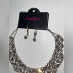 Paparazzi NWT  Zi Signature Collection Silver Rhinestone Necklace & Earring Set Photo 2