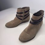 White Mountain  Jitter in Taupe Suede Leather Ankle Booties size 9.5 Photo 4