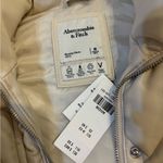 Abercrombie & Fitch Abercrombie Oversized Puffer Vest Photo 2