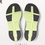 Women’s On Running Cloudgo Sneakers Size 8 Photo 4