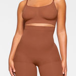 SKIMS NWOT  Everyday Sculpt Mid Thigh Short - Bronze Size S‎ Photo 0