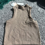 Anwnd Elegant Sleeveless Ribbed Tank Top in Brown Photo 0