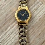 Seiko  Vintage Ladies Watch Black Dial Gold-Tone Bracelet, Case, Hands, Markers Photo 3
