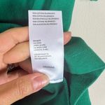 Maeve  Lacrosse Embroidered V-neck Cropped Tee in Kelly Green‎ Size Small Photo 8