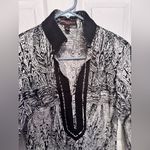 Dana Buchman Black White Print Tunic Blouse Size L. “Abstract print top” Photo 3