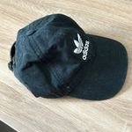 Adidas  black baseball hat Photo 1