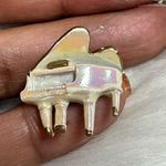 Iridescent Piano Brooch White Photo 0