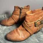 Vince Camuto Marcin Tan Pebbled Leather Spikes Studded Bootie Size 8.5B Photo 2