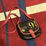 The Hogwarts Express 9 3/4 platform black crossbody shoulder bag Photo 0
