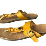 blowfish Malibu Barro Sandal 9.5 Yellow Buckled T-Strap Comfort Coconut Girl Photo 1