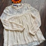 Taylor & Sage Long Sleeved Lace Overlay Blouse | MEDIUM | Photo 5