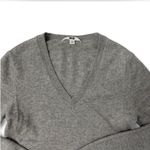 Uniqlo Women’s 100% Cashmere V Neck Sweater Gray, Sz S, Preppy Minimalist Cozy Photo 1