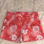 Isaac Mizrahi Floral Tailored Shorts Size 6 Photo 3