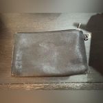 Longchamp 
Preloved zipper pouch Photo 3