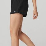 Alo Yoga black athletic shorts Photo 0