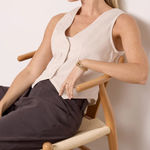 Cloth & Stone Seamed Vest
Cream Button Front Sleeveless Vest Top Women's Size S Photo 0