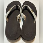 REEF  Women's Sandals with Cream Straps and Brown Sole Photo 3