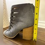 Qupid  Gray Heeled Boots size 7.5 Photo 4