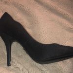 Jennifer Lopez NWOT Leather Pumps, size 6 Photo 3