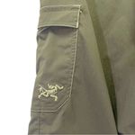 Arcteryx Arc’teryx Rampart Long Shorts Women’s Size 10 Outdoor Cargo Hiking Gray Green Photo 2