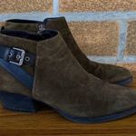 Aquatalia Farin Olive Green Buckle
Booties 8 Photo 0