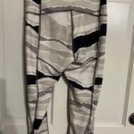 Lululemon True Self Crop Bleacher StripeWomen’s Leggings - Size 6 Photo 5