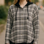 American Eagle  Womens Grey Plaid Long Sleeve Hooded Button Up‎ Shirt Medium Photo 0