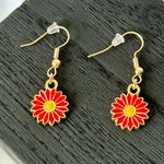 Red Daisy Earrings Photo 1