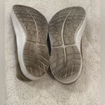 **OOFOS OOmg Low Shoe – Women’s Size 9.5 – Brown Tan** Tan Photo 4