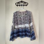 Hint of Mint Hint of‎ Mint bell sleeve floral print top/blouse Photo 3