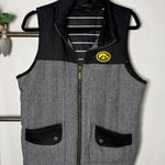 Iowa Hawkeyes Vest Women Black Gray Herringbone Quilted Logo Full Zip Size Large Photo 0