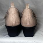 Jbu  Women's Beige 2 Inch Heels Cushioned  Comfort  Memory Foam size 7.5M Photo 3