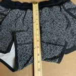 Lululemon Athletica floral Black and White Patterned Shorts size 6 Photo 3