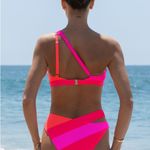 Popvil Cutout One Photo 1