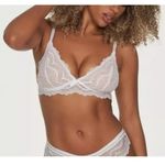 Frederick's of Hollywood  Caroline Bralette Metallic Lace Triangle White L Photo 2