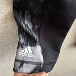 Adidas  Black and Grey Patterned Cropped Leggings S Photo 4