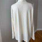 Como Blu super soft new with tag top with cut out in a size 3X cream work casual Photo 10