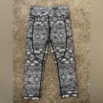 Zyia Women’s  Active Light n Tight Shiny Snakeskin Cropped Leggings Size 6-8 Photo 2