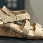 Life Stride  Womens Sincere Wedge Sandals Bone/Tan 11 W Photo 4