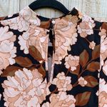 Who What Wear Woman’s Floral  Blouse medium black pink spring tank short sleeve‎ Photo 4