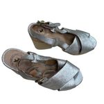 Gee Wawa Anthropology women’s silver shimmering shoe heel 4" size 6M SKU 2931 Photo 3