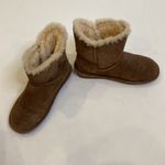 BEARPAW Rosie Women’s Shearling Ankle Booties w/Loop/Button EUC Sz 7 Suede Wool Photo 3