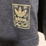 Adidas  Vanderbilt University woman hooded shirt v neck size XL Photo 3