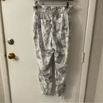 Hollister Gray/White Camo Print Pants Joggers Ultra High Rise S Boho Streetwear Photo 1